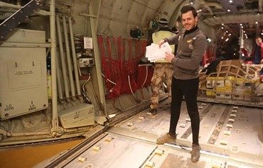 بارش نامه های حمایت از هواپیما در غرب موصل