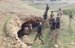 فلول داعش يعانون بعد هزيمة التنظيم