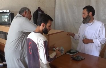 Pound's steep drop hits Syrians in the stomach