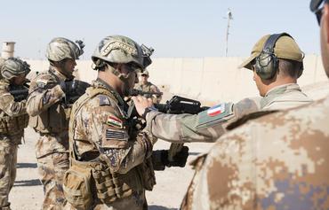 مهارت های سربازان عراقی با کمک نیروی ضربت فرانسه تقویت می شوند