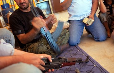 فروش سلاح های غیرمجاز باعث بی قانونی در ادلب
