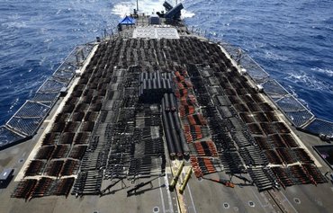 ضبط البحرية الأميركية شحنة ضخمة من أسلحة روسية وصينية مرسلة إلى الحوثيين