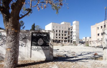 Syrian fighter returns to the jail where ISIL tortured him