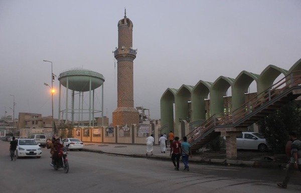 مسجد اعظم رمادی. مساجد شهر هنگامی که تحت کنترل «دولت اسلامی عراق و شام» (داعش) قرار داشت، برای نفرت پراکنی و گسترش خشونت به کار می رفتند. [سیف احمد/ دیارنا]