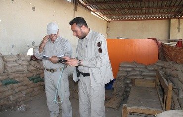 فرق عراقية تزيل مخلفات ألغام داعش من الرمادي