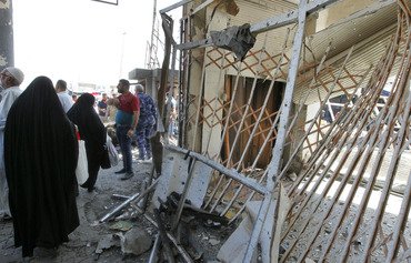 Les Irakiens manifestent leur solidarité à la suite des attentats de l'EIIS