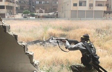 داعش تواجه تحرير الشام في مخيم اليرموك