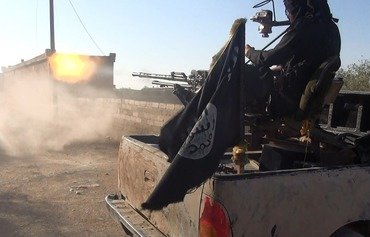 داعش مردان دیرالزور را به خدمت سربازی فراخواند