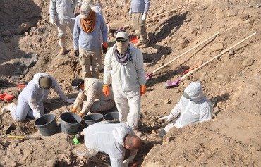 العثور على مقابر جماعية لسجناء سجن بادوش أعدمتهم داعش