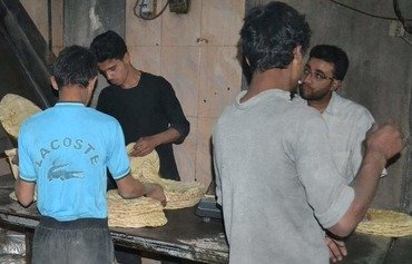 Al-Rastan in Syria's Homs runs out of flour