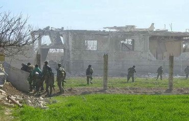 حركة نزوح داخل الغوطة مع تقدم قوات النظام