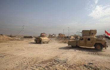 القوات العراقية تعتقل 5 من قادة داعش في عملية داخل سوريا