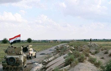 العراق يعزز التدابير الأمنية على الحدود مع سوريا