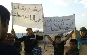 Residents of al-Rukban camp start a new sit-in