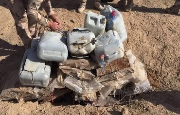 القوات العراقية تدمر مخزون داعش من المواد الكيميائية