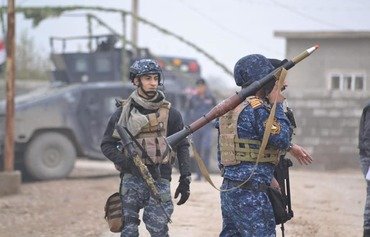 الشرطة العراقية تدمر عبوات ناسفة ومواقع لداعش في الحويجة