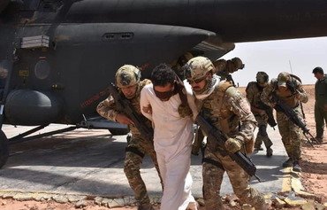 القوات العراقية تدمر معسكرين لداعش في صحراء الأنبار