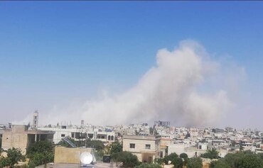 حمله های هوایی رژیم در ادلب مردم غیرنظامی و کودکان را می کشد