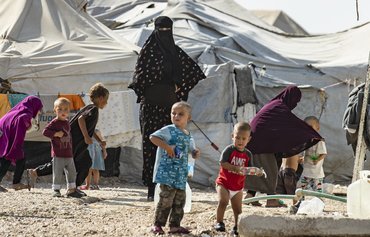 محكمة: على الهولنديين المساعدة في إعادة أطفال داعش