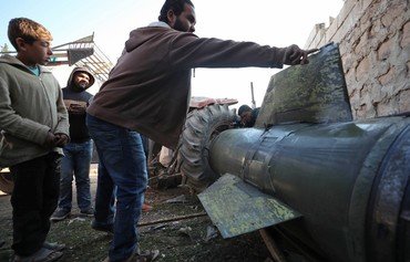 سوریهای آواره می گویند که در اردوگاه بمباران دیگر امنیت ندارند