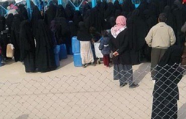 اتهام نساء داعش بالقتل واحراق مخيمات بالهول