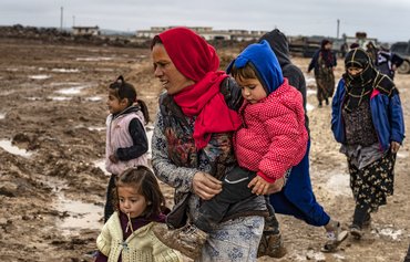 پیشروی رژیم در حلب ۹۰۰۰۰۰ سوری را به فرار وا داشت