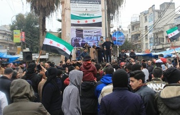 فعالان می‌گویند، روسیه و ایران انقلاب سوریه را به نفع خود مصادره کردند