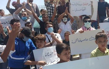 متظاهرو الرقة يرفضون وجود الحرس الثوري الإيراني والميليشيات المتحالفة معه