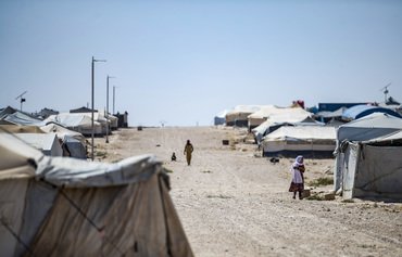 انتقال تعدادی از خانواده های خارجی مرتبط با داعش به خارج اردوگاه توسط کردهای سوریه