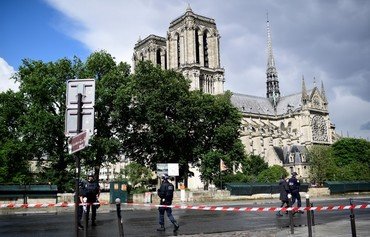 الحكم بالسجن 28 عاما أحد أتباع داعش نفذ هجوما بالمطرقة على شرطي في باريس