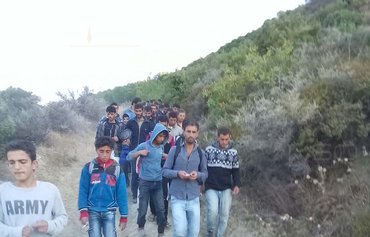 هيئة تحرير الشام تجني 250 ألف دولار من تهريب المدنيين إلى خارج إدلب