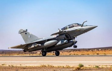 طائرات فرنسية تهاجم مخابئ فلول داعش في شمال العراق