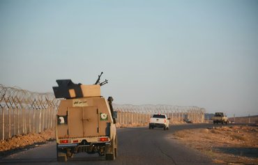 Iraqi border guard takes over security of frontier with Syria