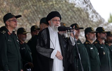 نفوذ سپاه پاسداران در اقتصاد و سیاست و مکیدن خون ایران