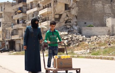 النظام السوري يسرق المساعدات المخصصة لشعبه
