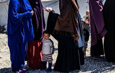 بازگشت ۴۰ کودک و ۱۵ زن فرانسوی از اردوگاه‌های سوریه