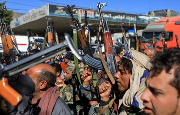 اليمن والحلفاء يضيقون الخناق على تهريب الأسلحة الإيرانية