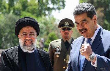 تقرير يزعم أن كبار المسؤولين الإيرانيين قد يلجئون لفنزويلا