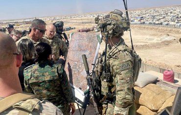 اعتقال عناصر من داعش في غارة أميركية شرق سوريا وسط حملة جديدة لإعادة سكان الهول إلى ديارهم