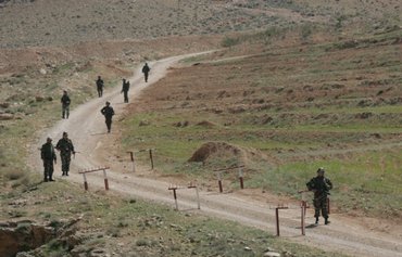 جماعة مدعومة من حزب الله تدير أنشطة تهريب عبر الحدود في شمال لبنان
